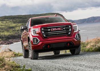 GMC Sierra 1500 4wd Crew Cab 147 Denali: Where Luxury Meets Brawn