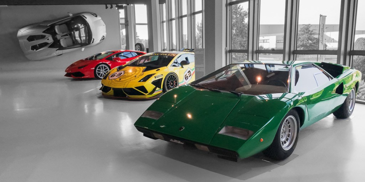 Exploring Italy’s Motor Valley: A Supercar Enthusiast’s Dream Road Trip