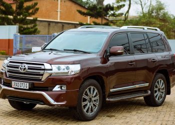 How to Navigate Rwanda’s Road Network: Tips for First-Time Drivers