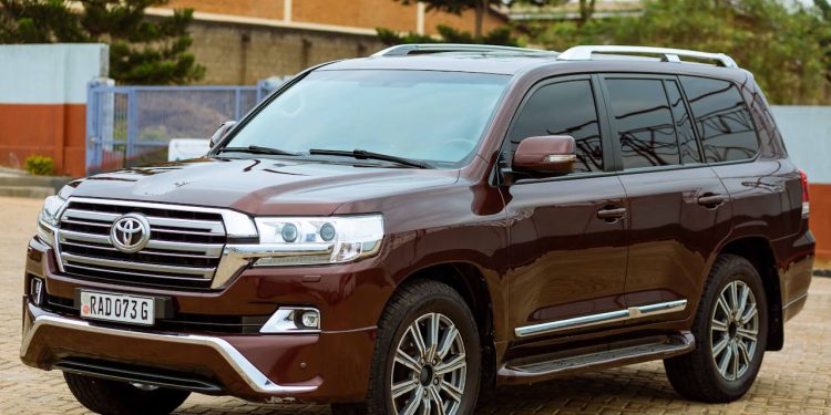 How to Navigate Rwanda’s Road Network: Tips for First-Time Drivers