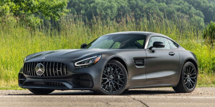 Preparing Your Vehicle for Sale: Maintenance and Documentation Tips